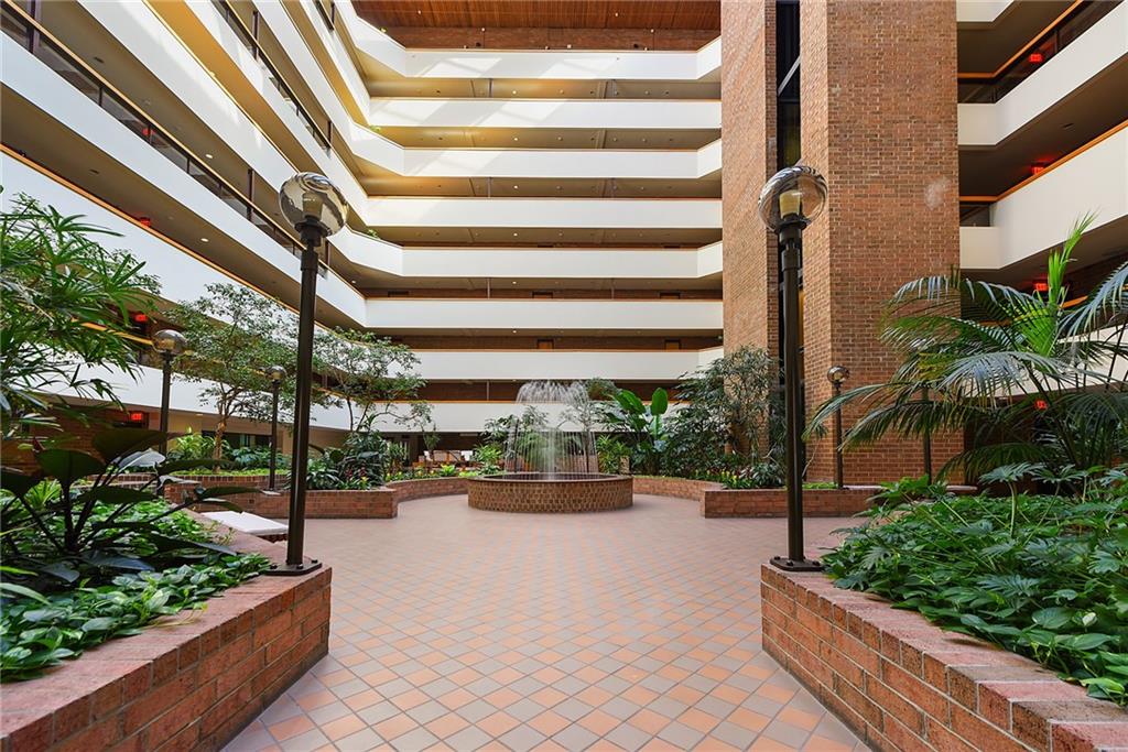 307 South Dithridge Street, Unit 212 Pittsburgh, PA 15213 - Photo 3 of 50