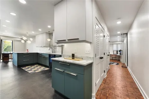 $775,000 | 307 South Dithridge Street, Unit 212, Pittsburgh, PA 15213