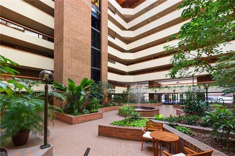 $775,000 | 307 South Dithridge Street, Unit 212, Pittsburgh, PA 15213