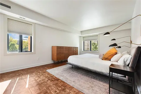 $775,000 | 307 South Dithridge Street, Unit 212, Pittsburgh, PA 15213