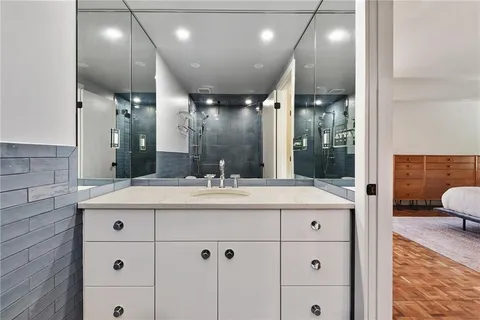 $775,000 | 307 South Dithridge Street, Unit 212, Pittsburgh, PA 15213