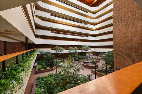 $775,000 | 307 South Dithridge Street, Unit 212, Pittsburgh, PA 15213