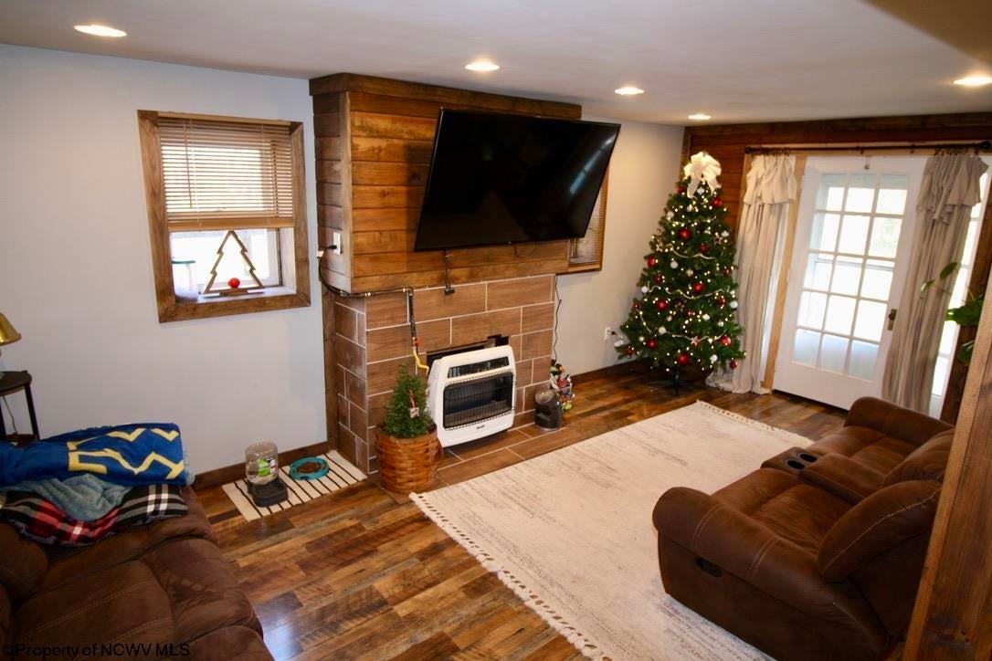 625 Q Reedsville, WV 26547 - Photo 9 of 33 Gallery Image 9