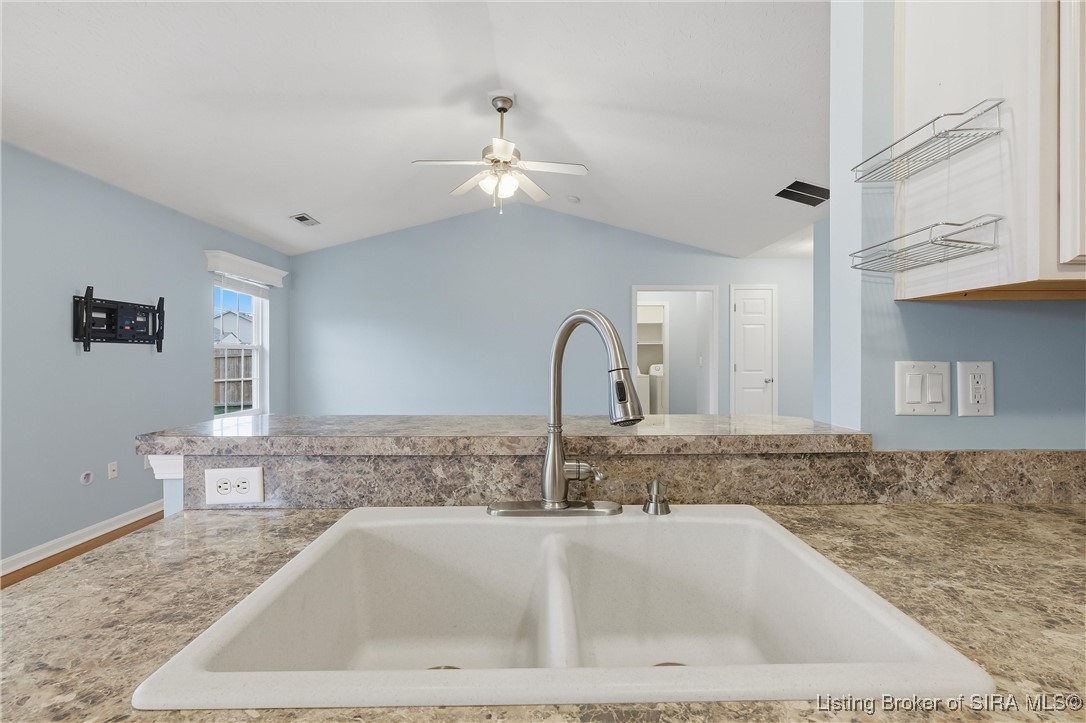 3809 Ridgetop Circle Jeffersonville, IN 47130 - Photo 18 of 37