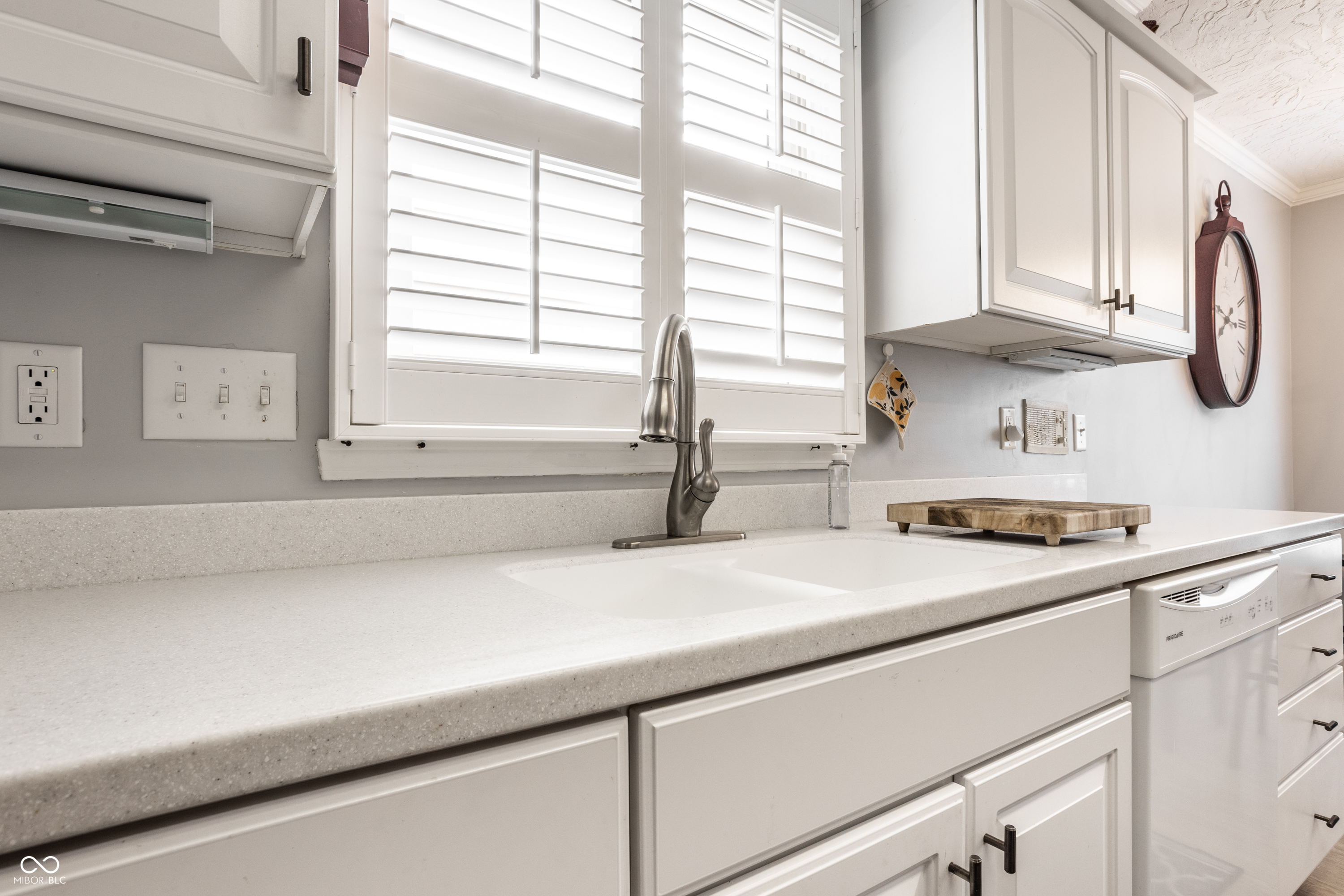 8406 Quail Hollow Road Indianapolis, IN 46260 - Photo 15 of 46 Gallery Image 15
