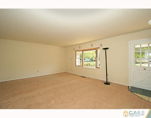 4 Dahlia Road Somerset, NJ 08873 - Photo 2 of 8 Gallery Image 2