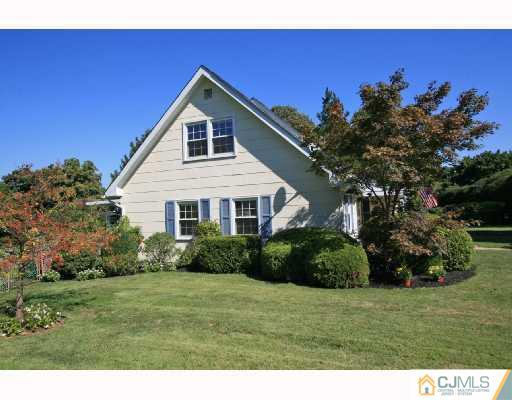 4 Dahlia Road Somerset, NJ 08873 - Photo 7 of 8 Gallery Image 7