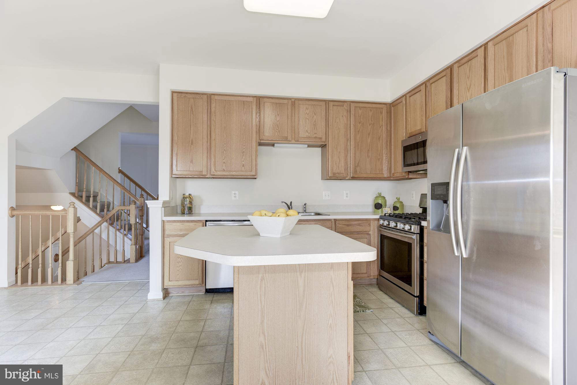 13595 Bathgate Drive Herndon, VA 20171 - Photo 12 of 29 Kitchen