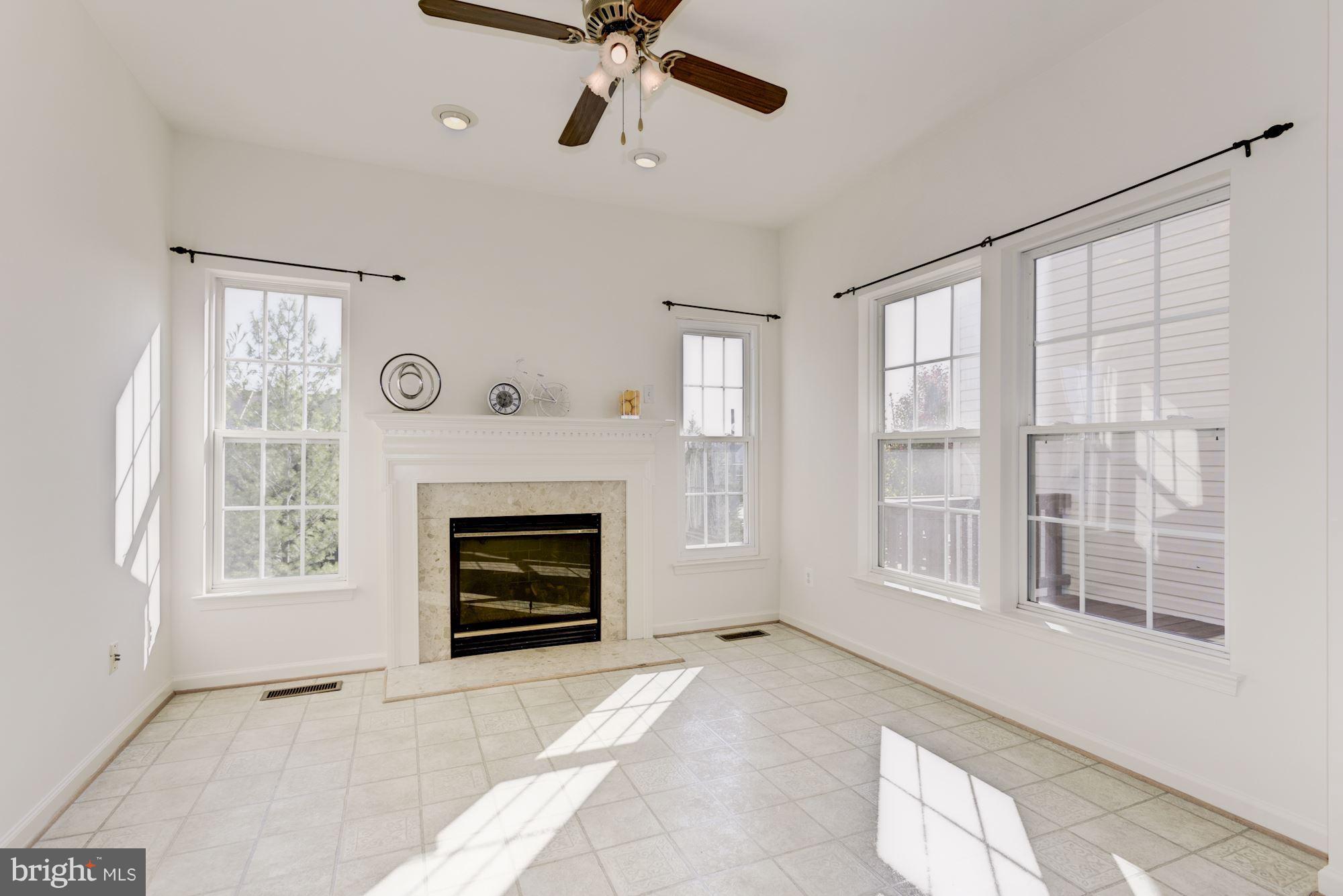 13595 Bathgate Drive Herndon, VA 20171 - Photo 15 of 29 Family Room