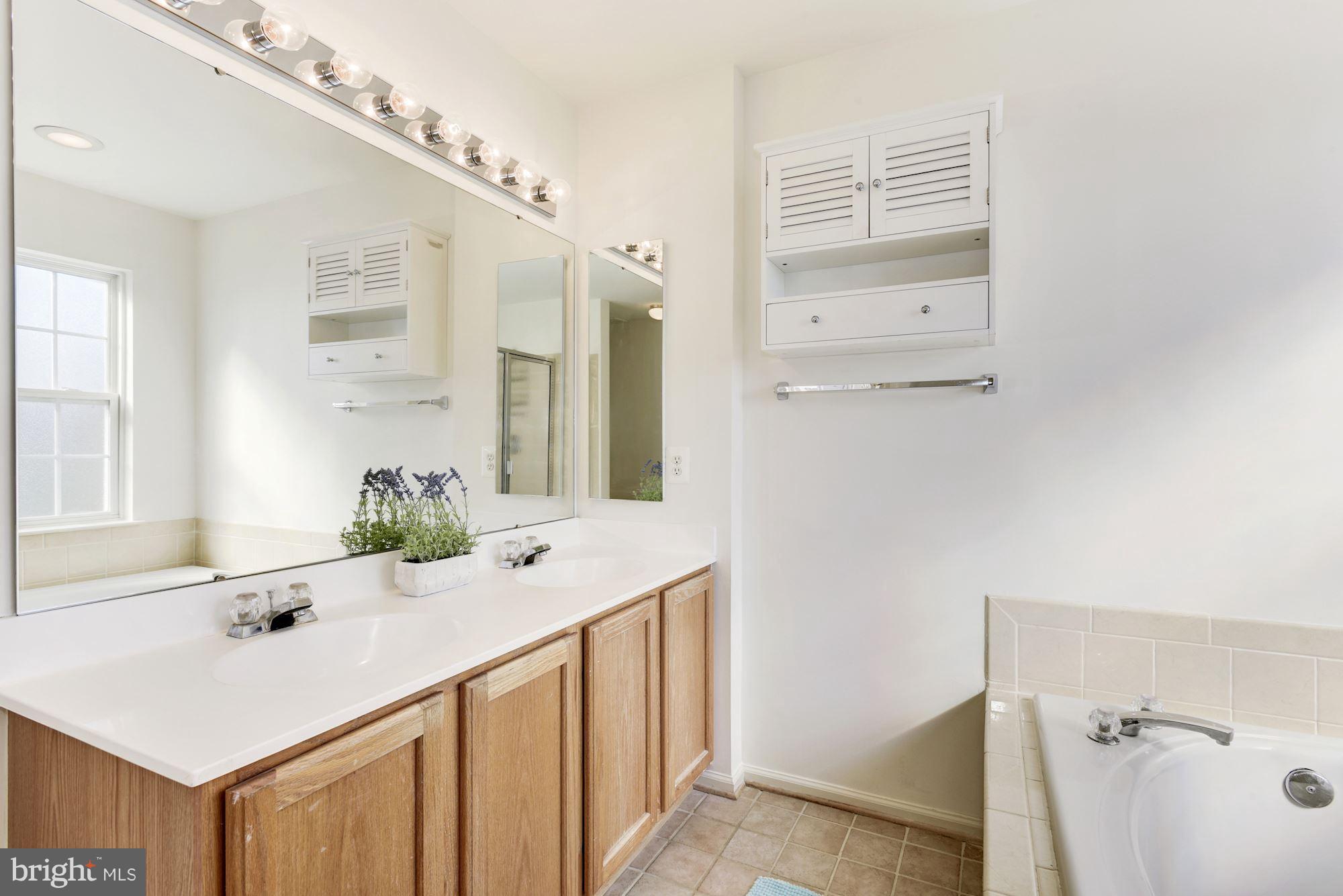 13595 Bathgate Drive Herndon, VA 20171 - Photo 26 of 29 Bath