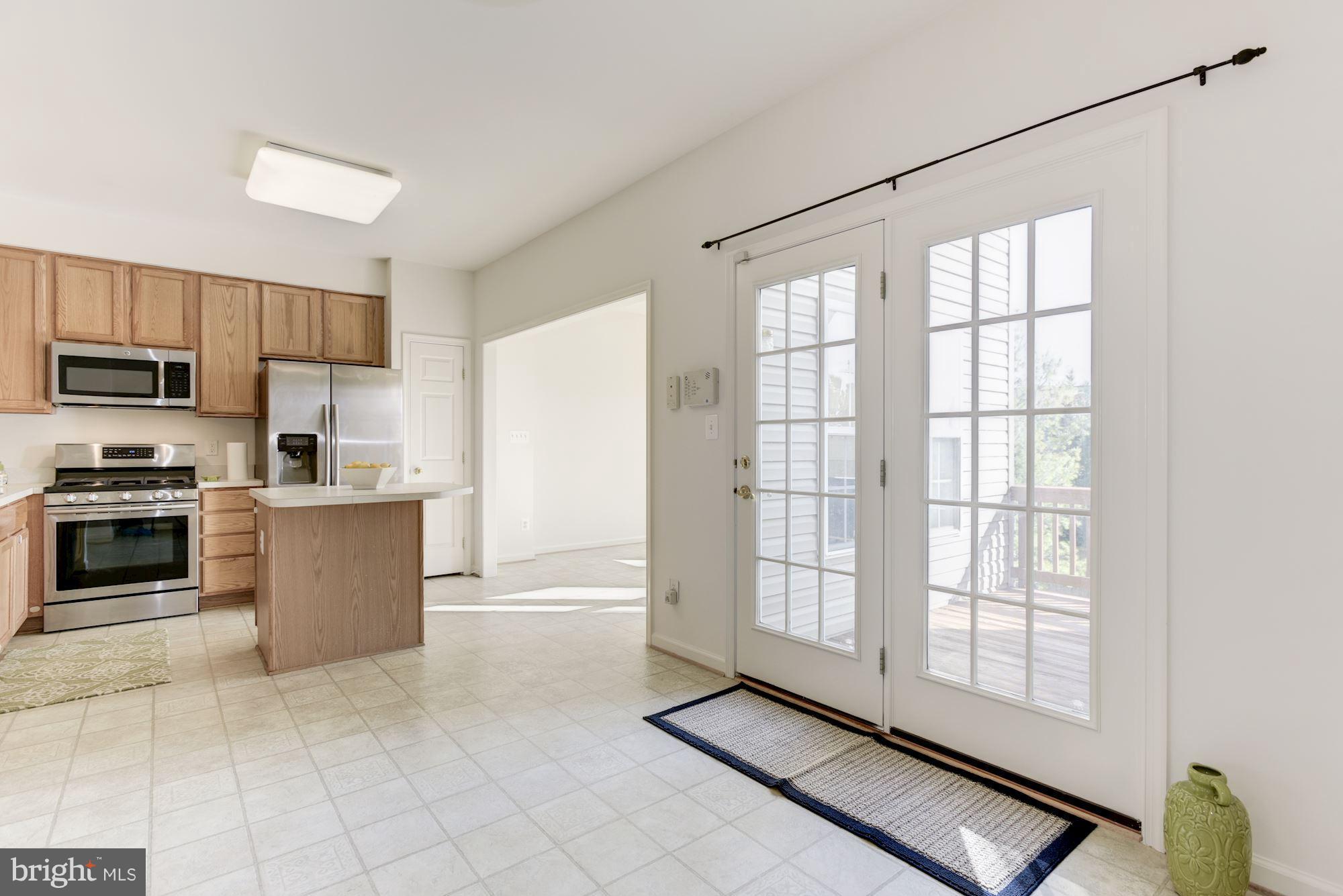 13595 Bathgate Drive Herndon, VA 20171 - Photo 9 of 29 Kitchen