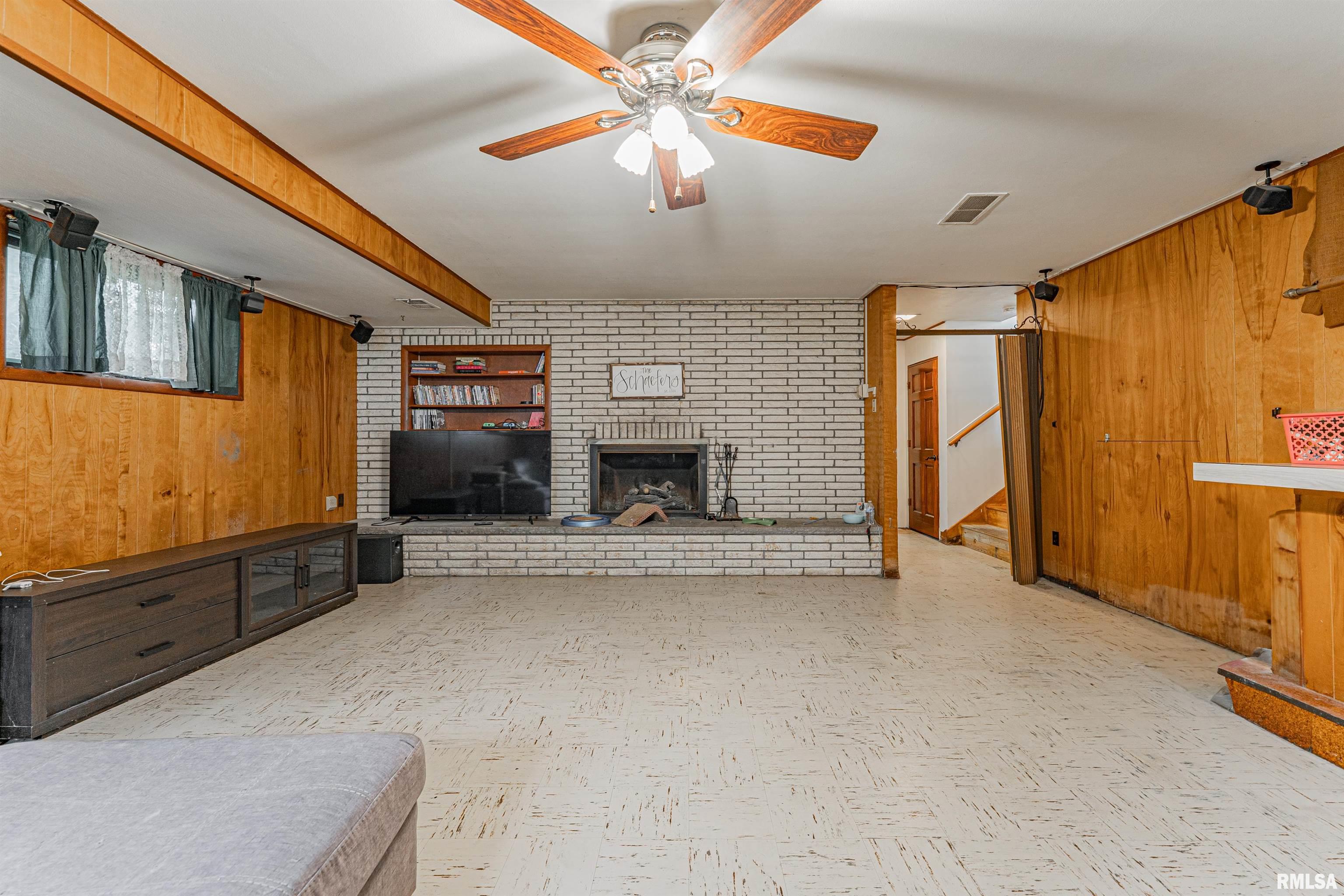 1354 Airport Road Lincoln, IL 62656 - Photo 31 of 47 Gallery Image 31