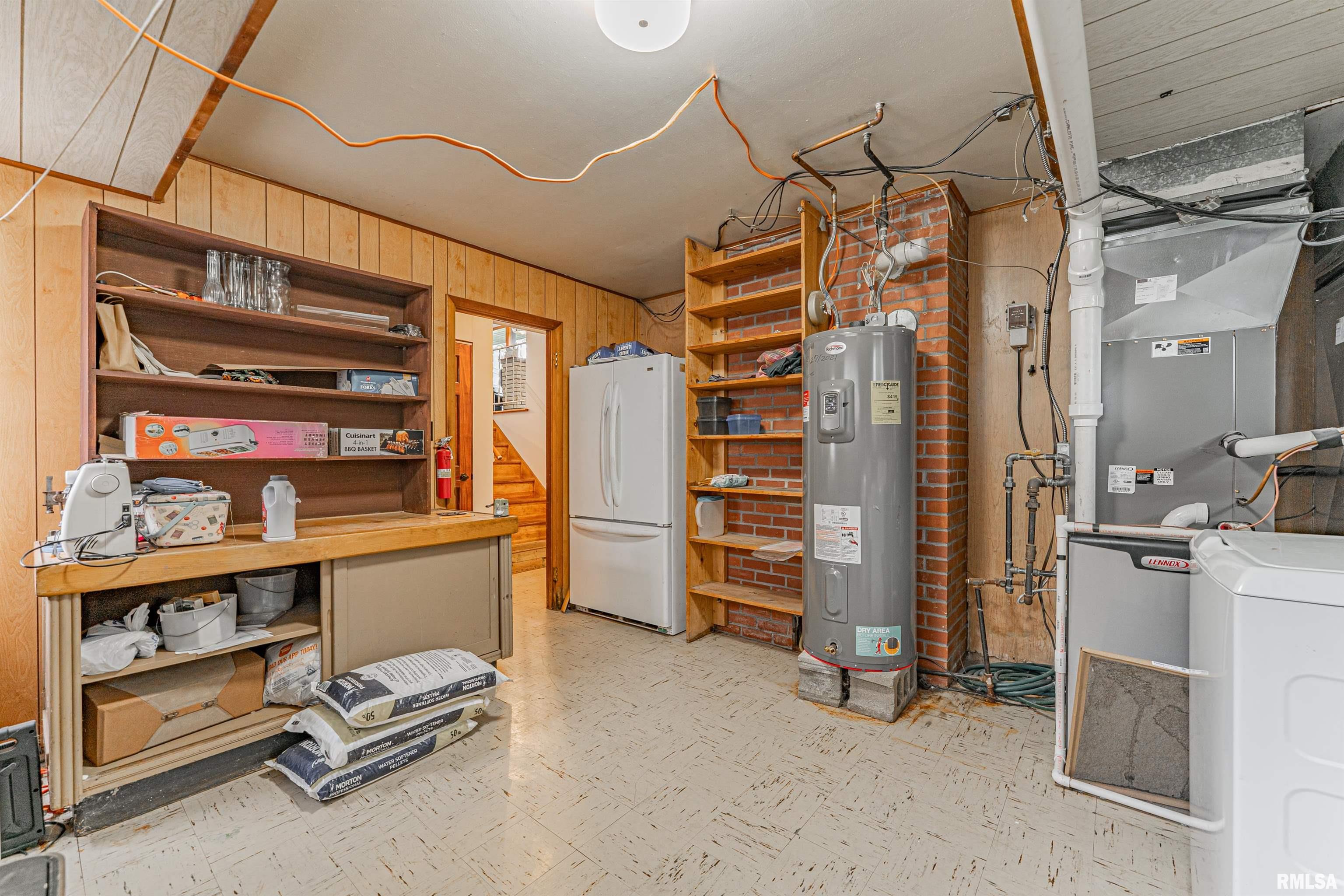 1354 Airport Road Lincoln, IL 62656 - Photo 34 of 47 Gallery Image 34