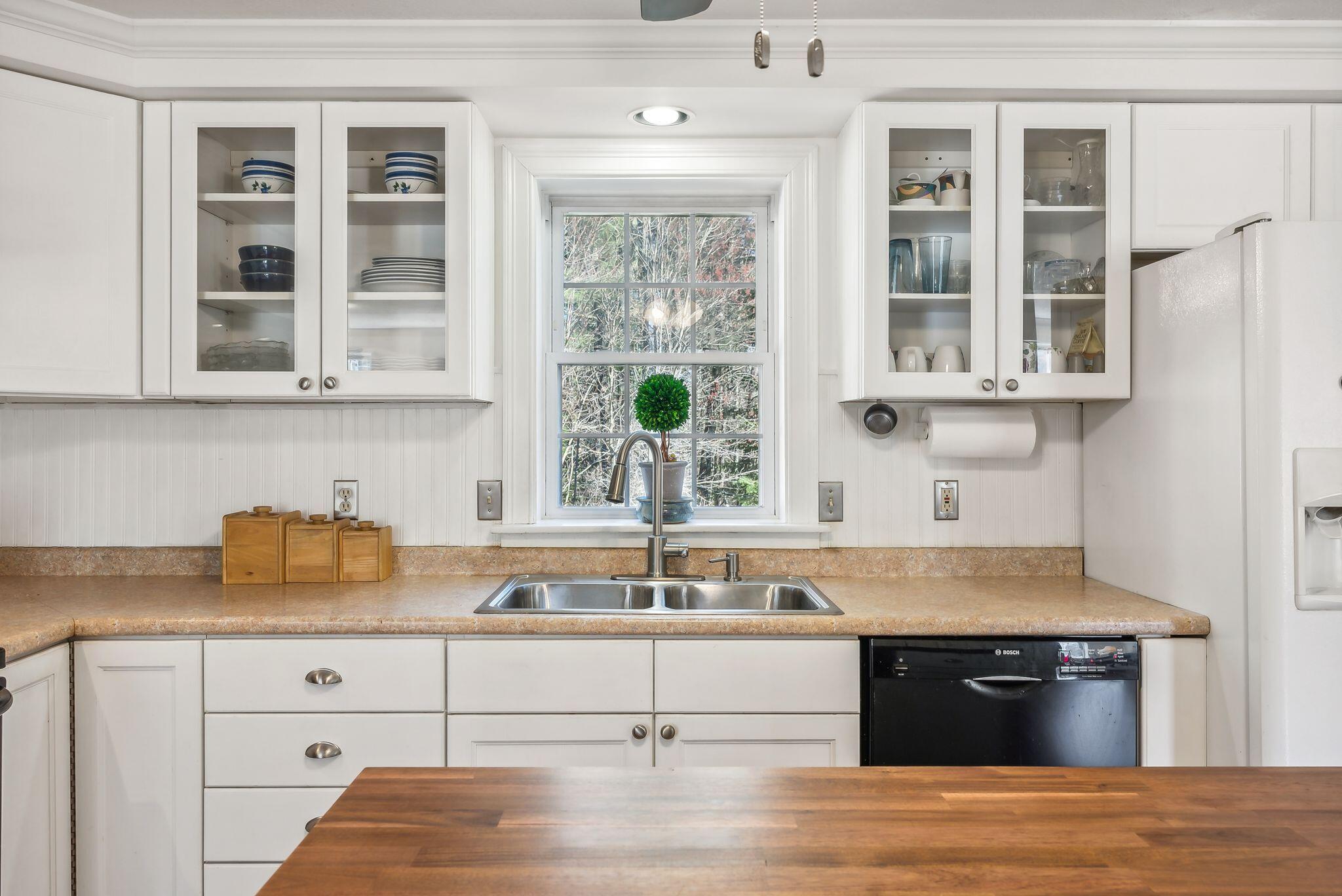 44 Hillview Avenue Saco, ME 04072 - Photo 18 of 36 Kitchen