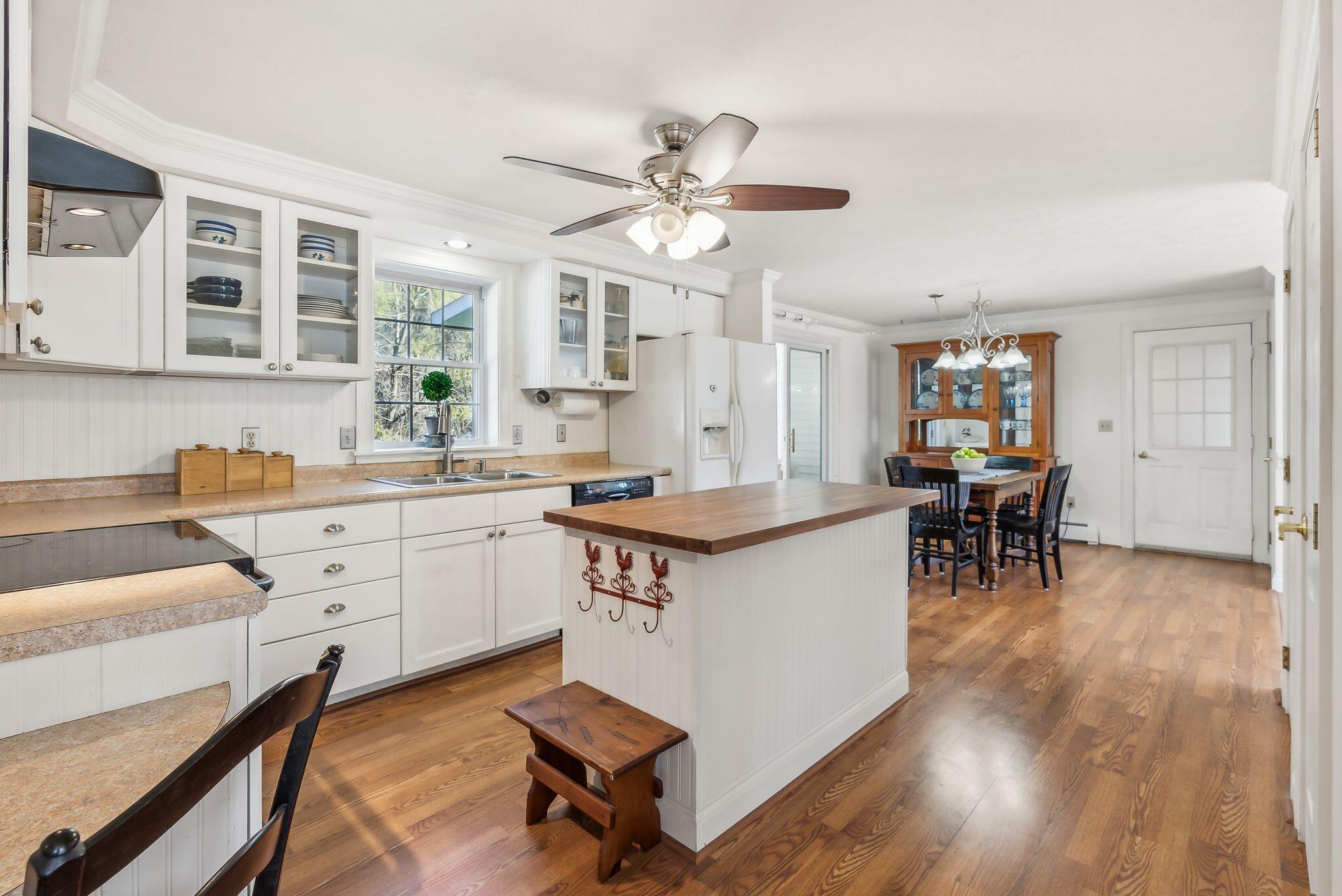 44 Hillview Avenue Saco, ME 04072 - Photo 19 of 36 Kitchen