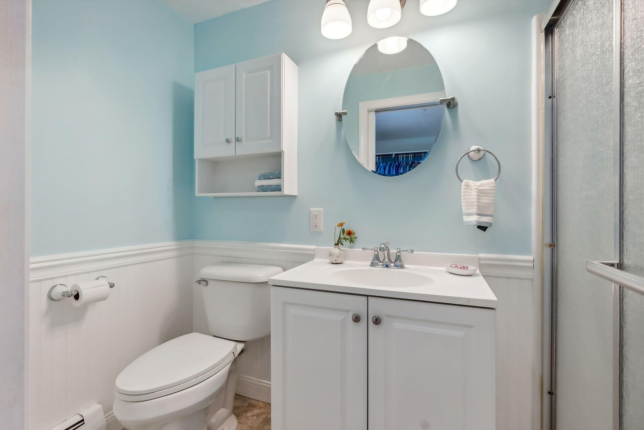 44 Hillview Avenue Saco, ME 04072 - Photo 30 of 36 Primary Bath