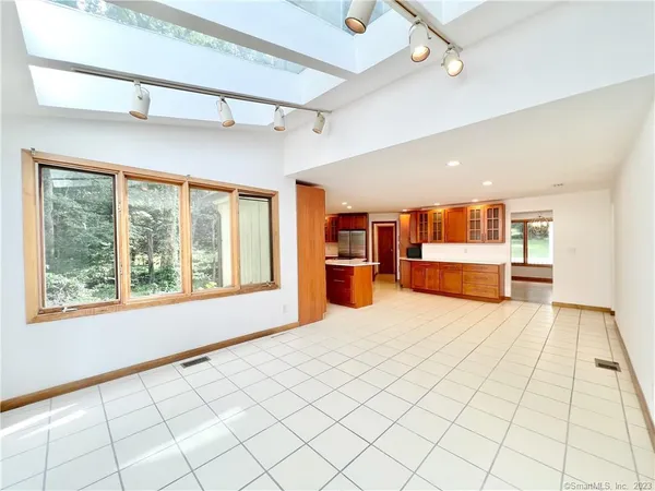 $5,850 | 314 Erskine Road, Stamford, CT 06903