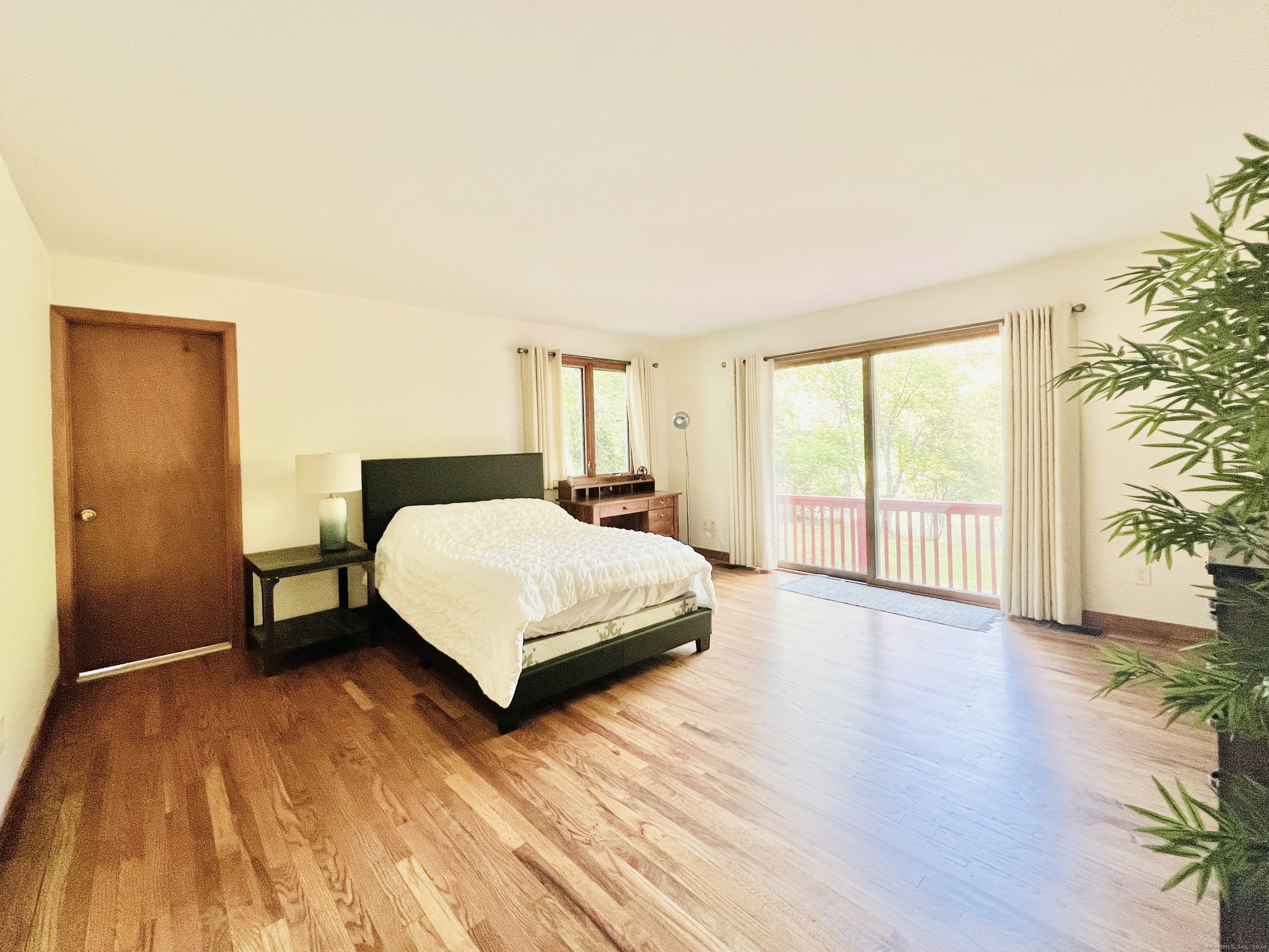 314 Erskine Road Stamford, CT 06903 - Photo 14 of 29 First Floor Primary Bedroom