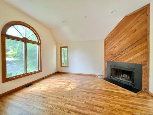 $5,850 | 314 Erskine Road, Stamford, CT 06903