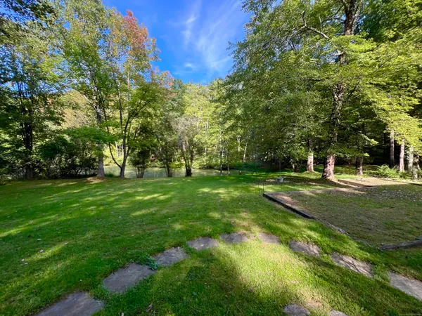 $5,850 | 314 Erskine Road, Stamford, CT 06903