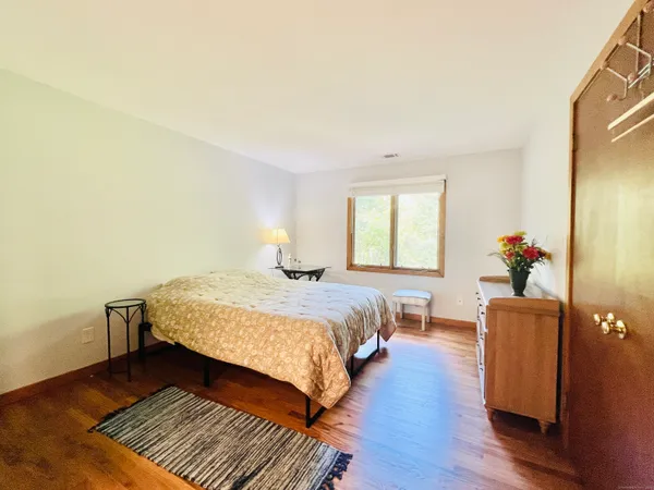 $5,850 | 314 Erskine Road, Stamford, CT 06903