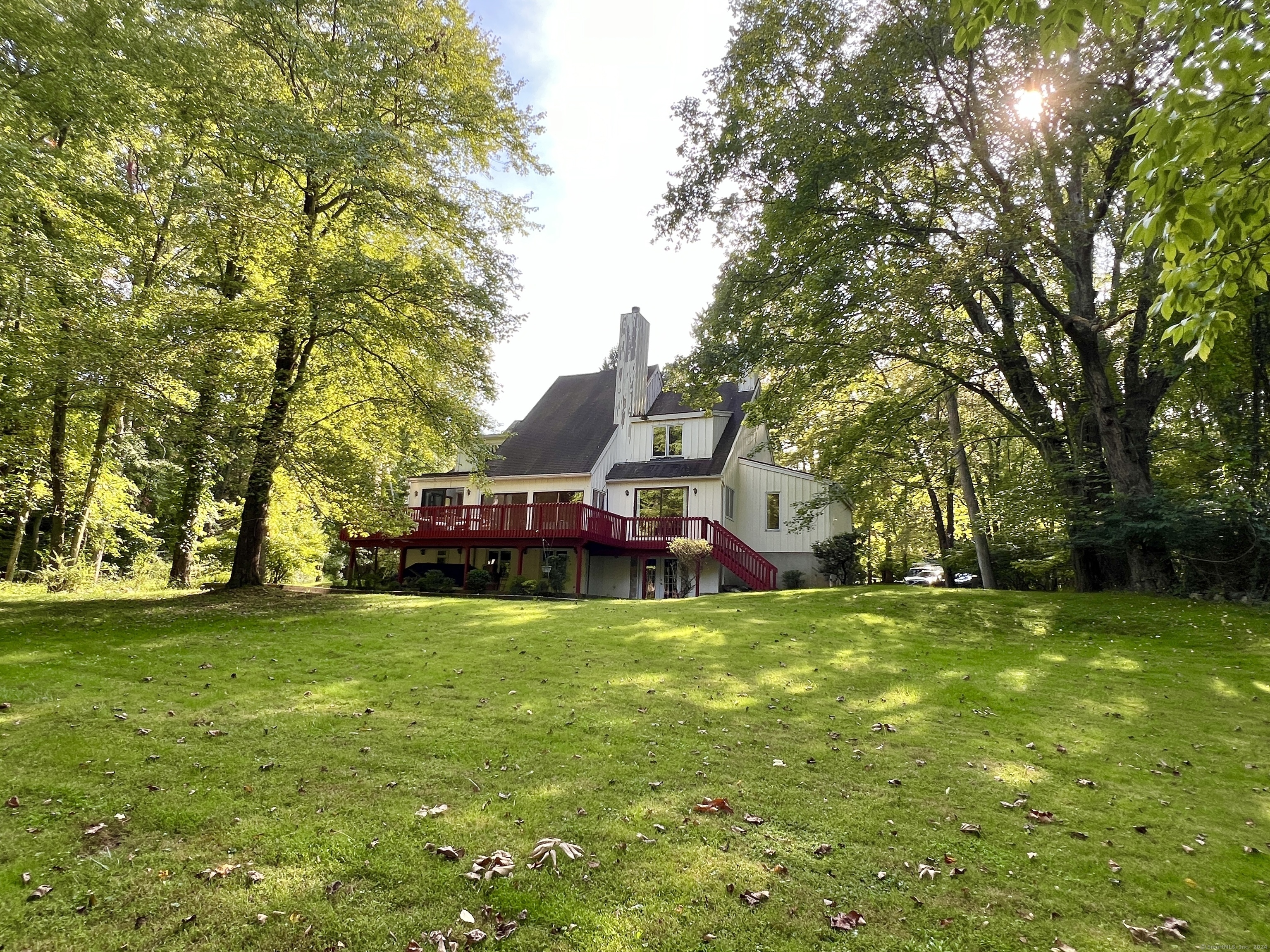 314 Erskine Road Stamford, CT 06903 - Photo 3 of 29 Back of House