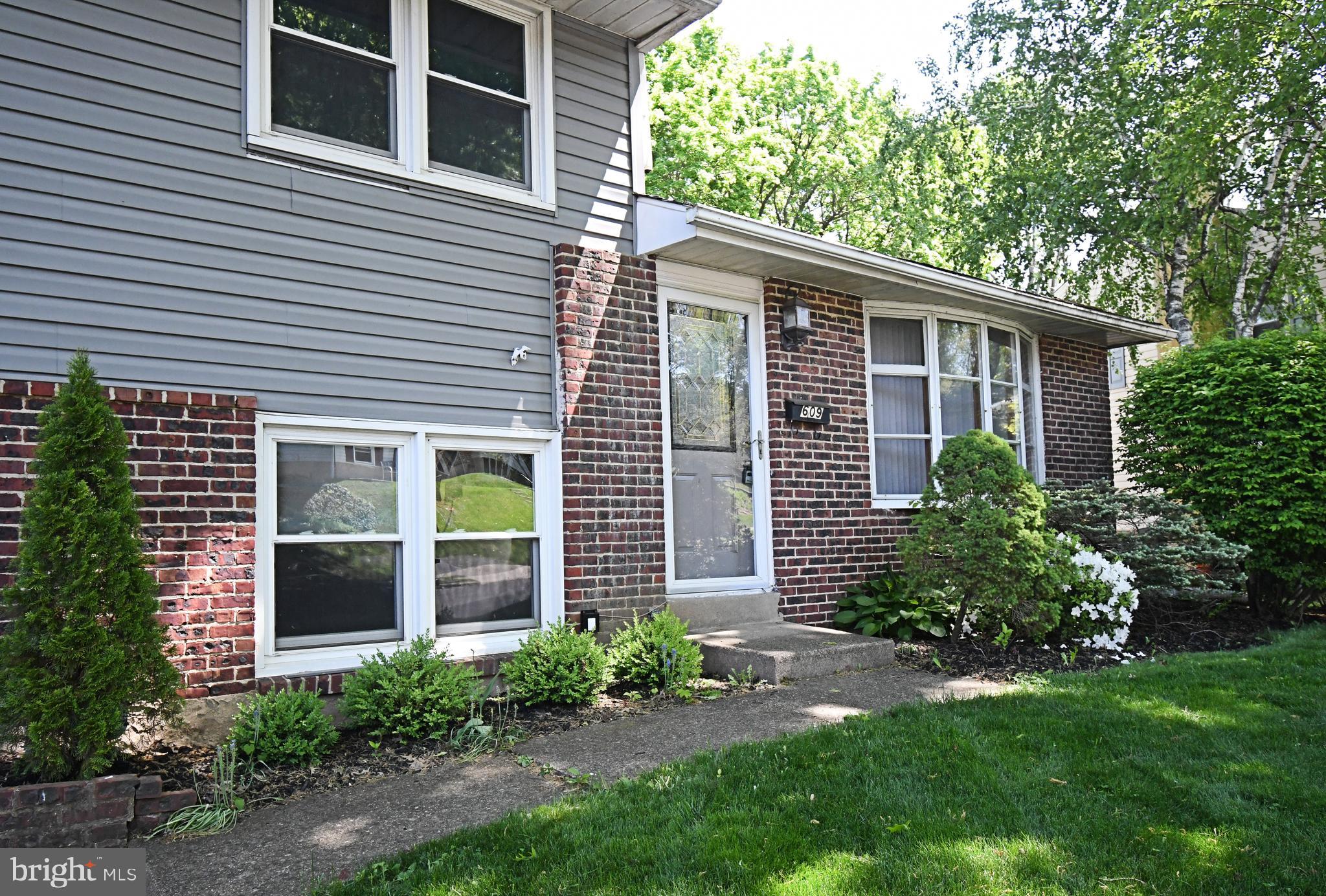 609 Mansfield Road Willow Grove, PA 19090 - Photo 4 of 68
