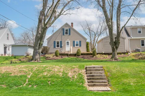 $385,000 | W63N391 Hillcrest Avenue, Cedarburg, WI 53012