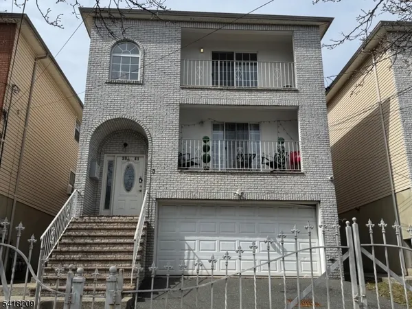 $2,700 | 39 Hedden Terrace, Newark, NJ 07108