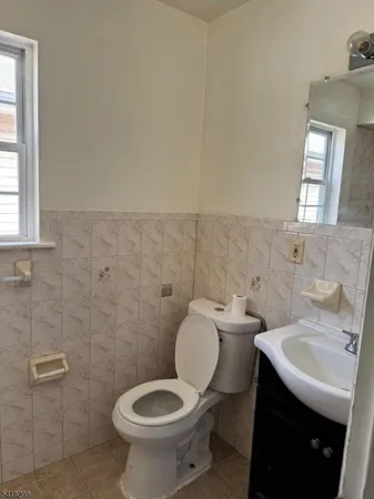 $2,700 | 39 Hedden Terrace, Newark, NJ 07108