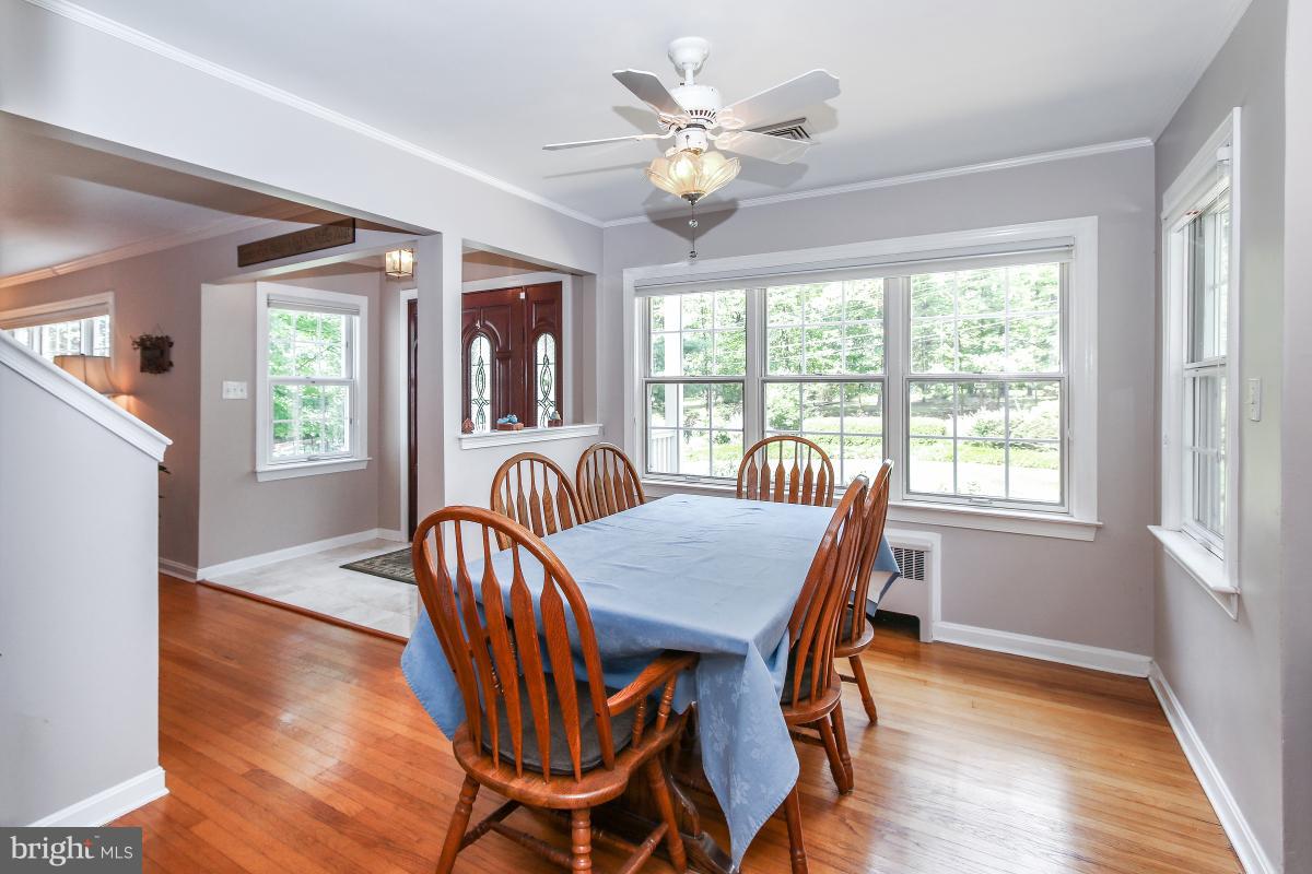 801 Midland Road Silver Spring, MD 20904 - Photo 6 of 30 Dining Room
