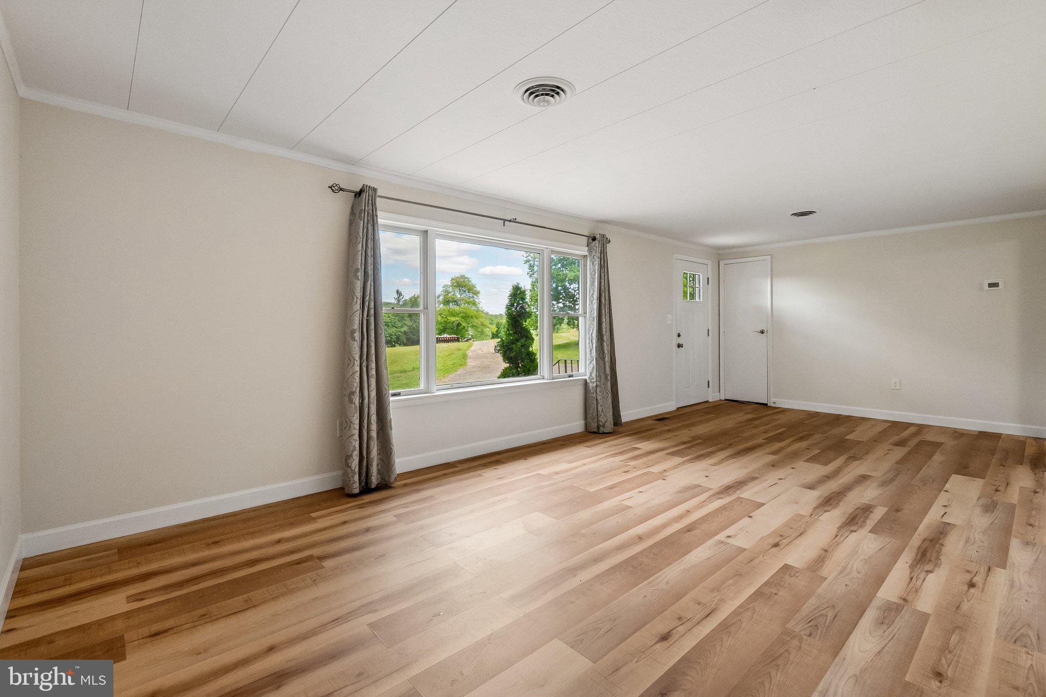 12301 Gallahan Road Clinton, MD 20735 - Photo 3 of 28