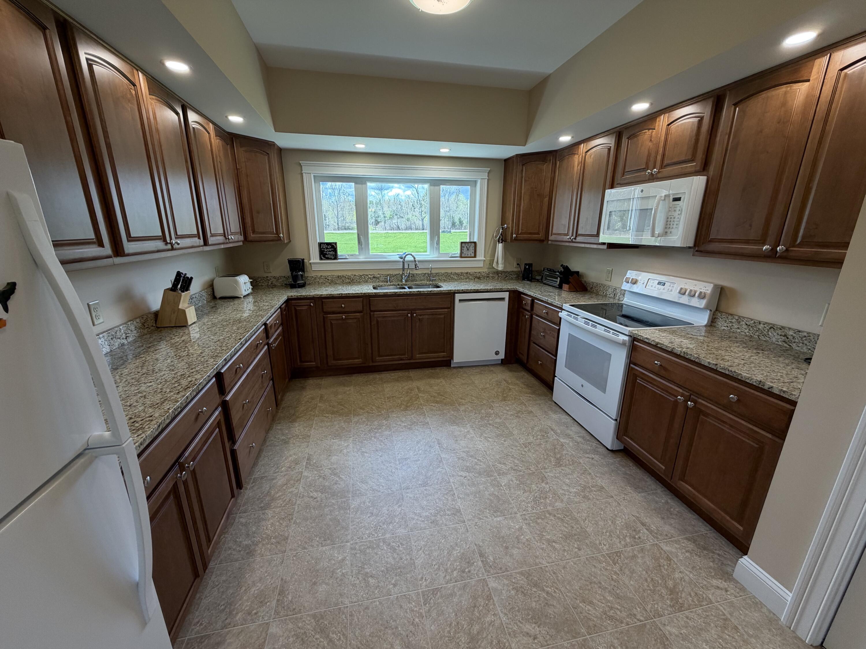 207 Corinth Road Hudson, ME 04449 - Photo 18 of 48 18