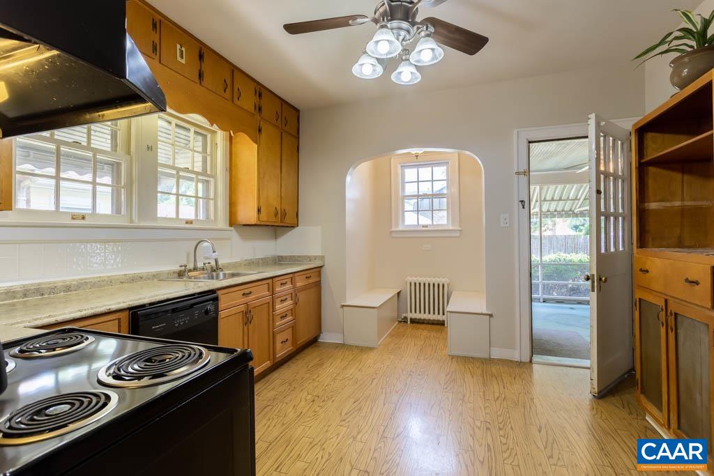 115 Crompton Road Waynesboro, VA 22980 - Photo 3 of 55 Gallery Image 3