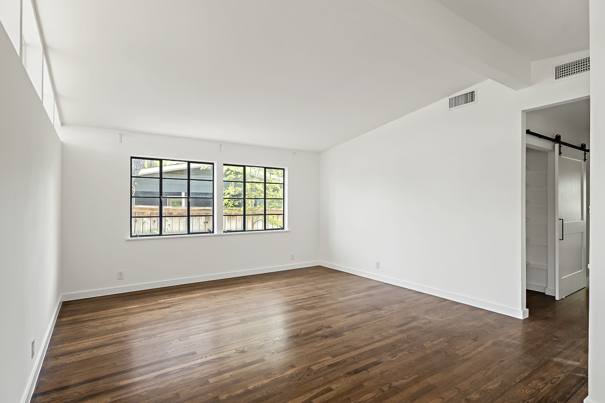 1207 Ridgemont Drive Austin, TX 78723 - Photo 6 of 14