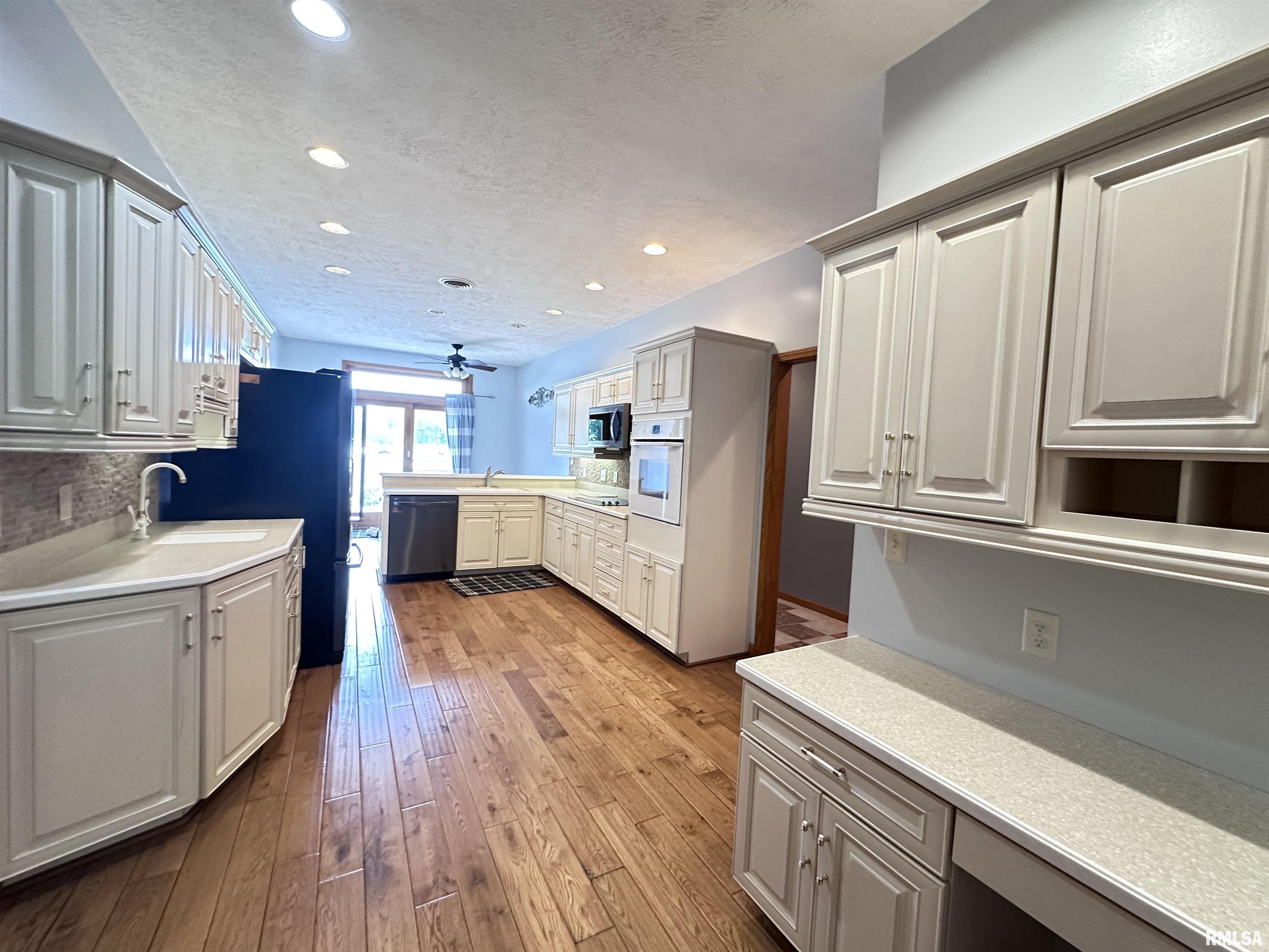 1535 Howard Road Marion, IL 62959 - Photo 7 of 40