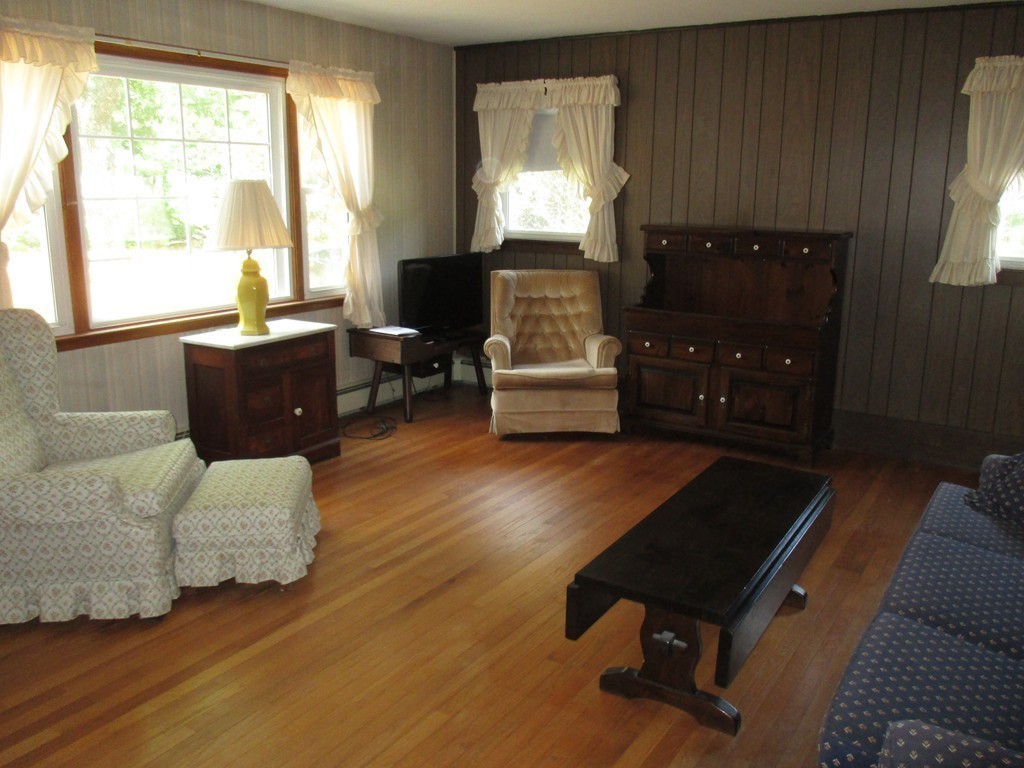 172 Ellis Road Westminster, MA 01473 - Photo 3 of 18 a living room with furniture and a window