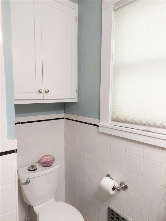 210 High Street Bristol, RI 02809 - Photo 11 of 30 1st fl