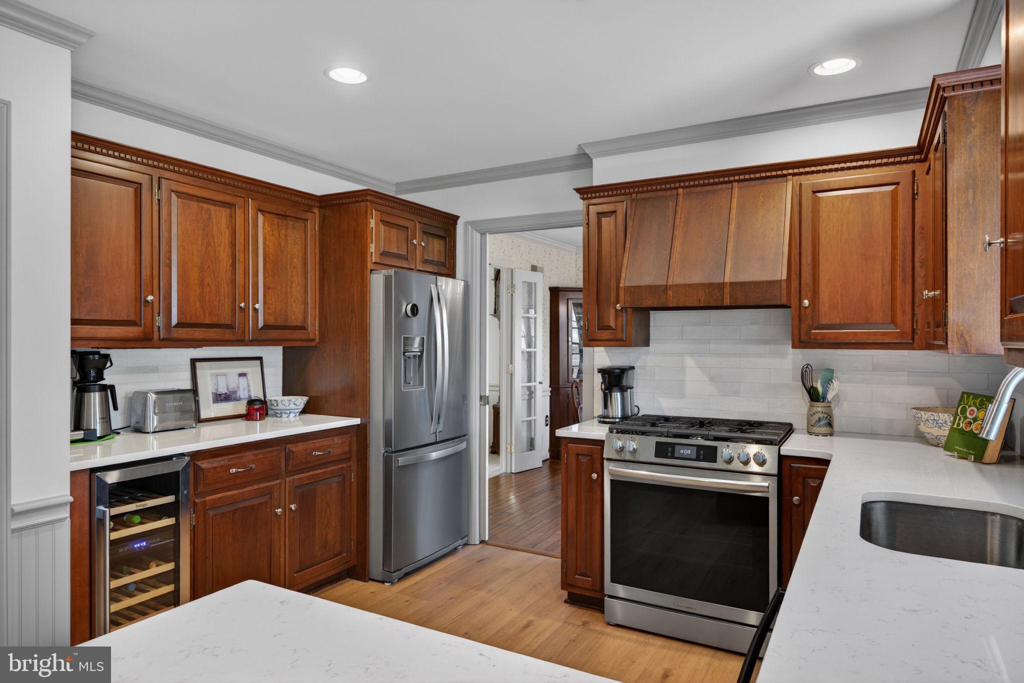 441 Trena Avenue Lancaster, PA 17601 - Photo 16 of 61 Gas stove & hood vent