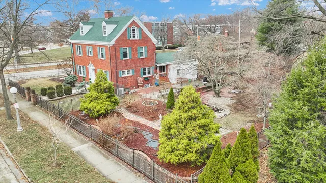 $489,900 | 812 West Delaware Avenue, Urbana, IL 61801