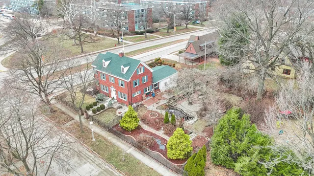 $489,900 | 812 West Delaware Avenue, Urbana, IL 61801