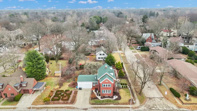 $489,900 | 812 West Delaware Avenue, Urbana, IL 61801