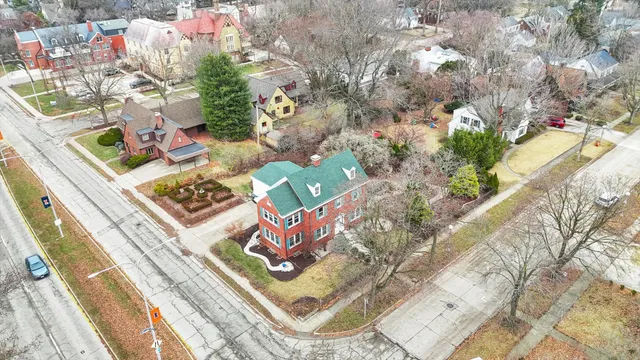 $489,900 | 812 West Delaware Avenue, Urbana, IL 61801