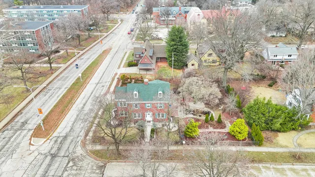 $489,900 | 812 West Delaware Avenue, Urbana, IL 61801