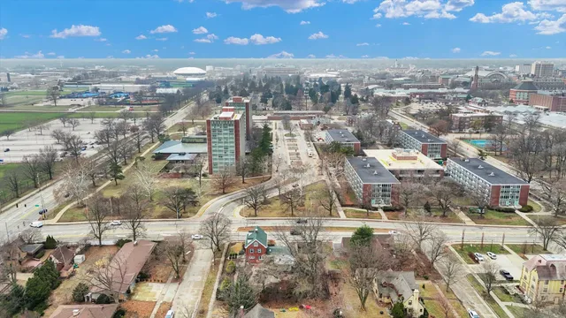 $489,900 | 812 West Delaware Avenue, Urbana, IL 61801