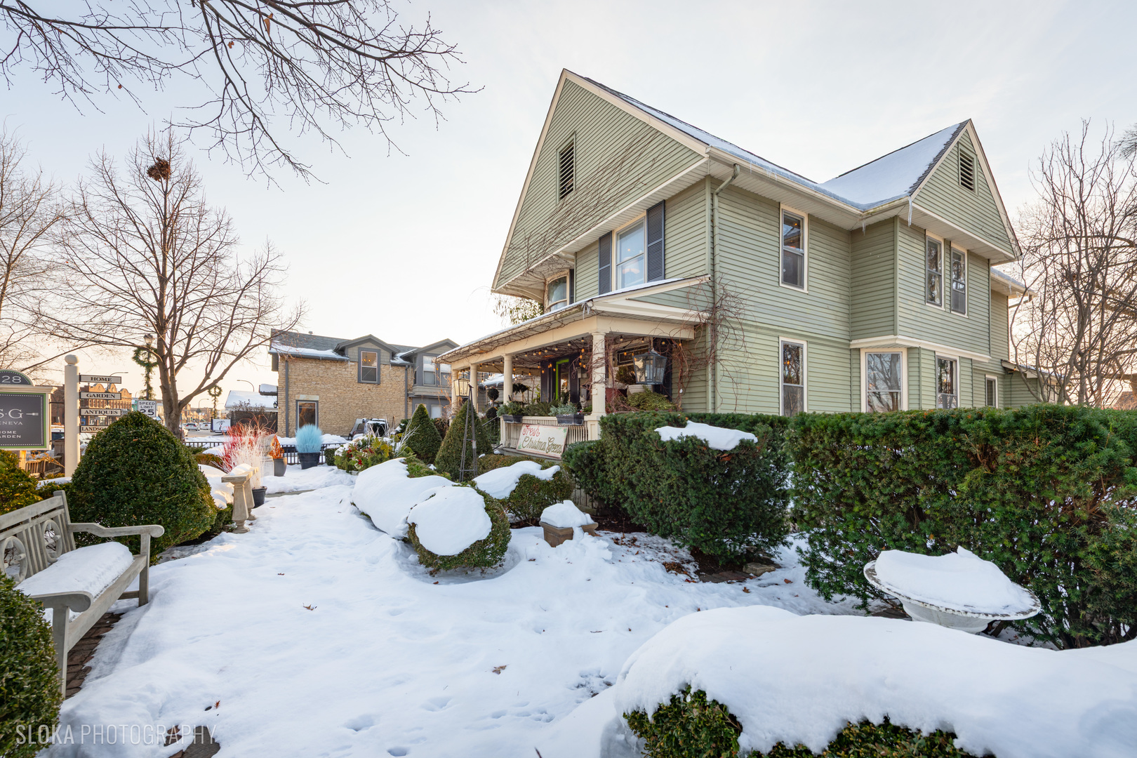 428 West State Street Geneva, IL 60134 - Photo 21 of 61 a view of a white house with a yard
