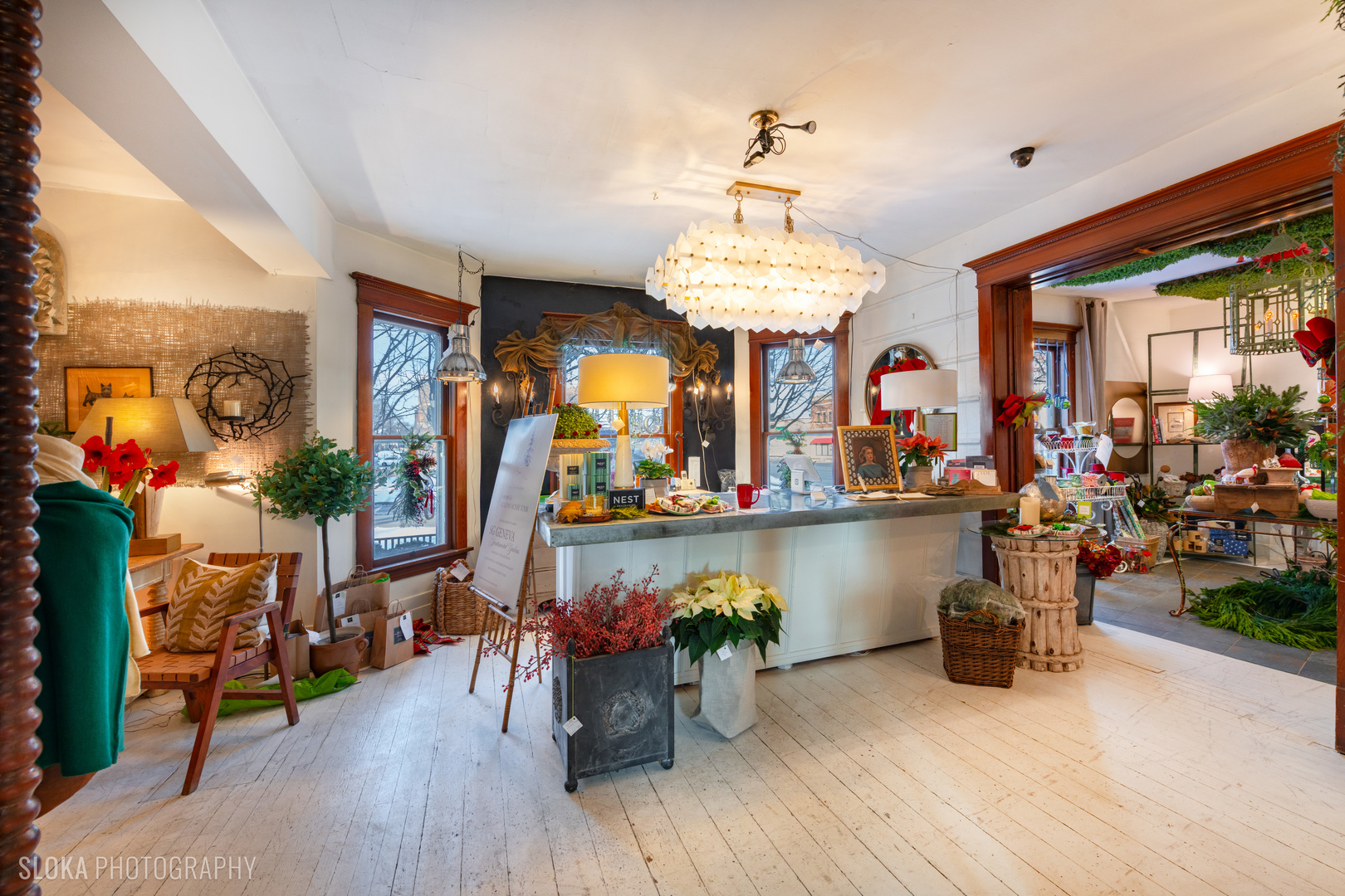 428 West State Street Geneva, IL 60134 - Photo 29 of 61 a view of a dining room with furniture window and outside view
