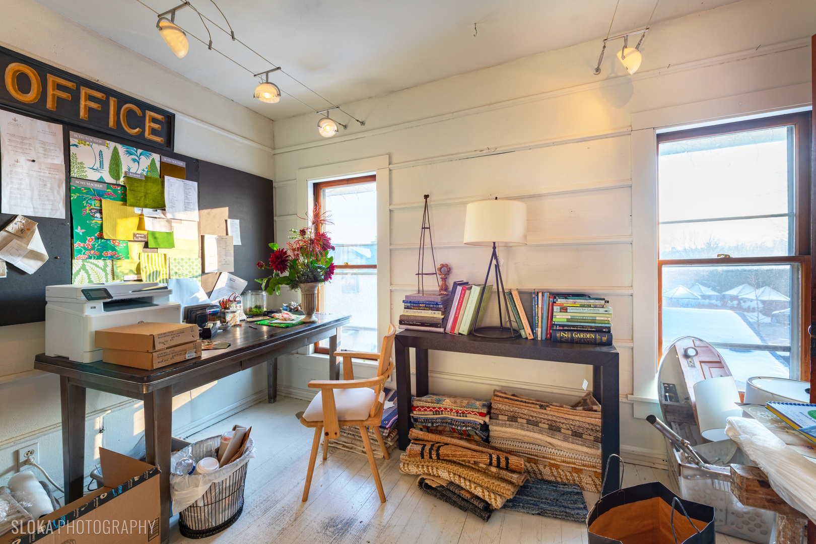 428 West State Street Geneva, IL 60134 - Photo 49 of 61 a room with furniture gym equipment and a flat screen tv