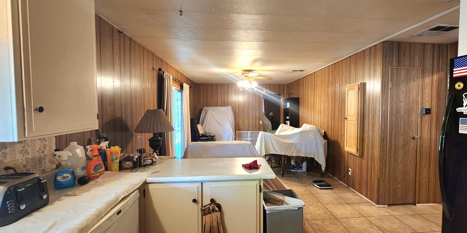 1300 West Olson Avenue Reedley, CA 93654 - Photo 25 of 44