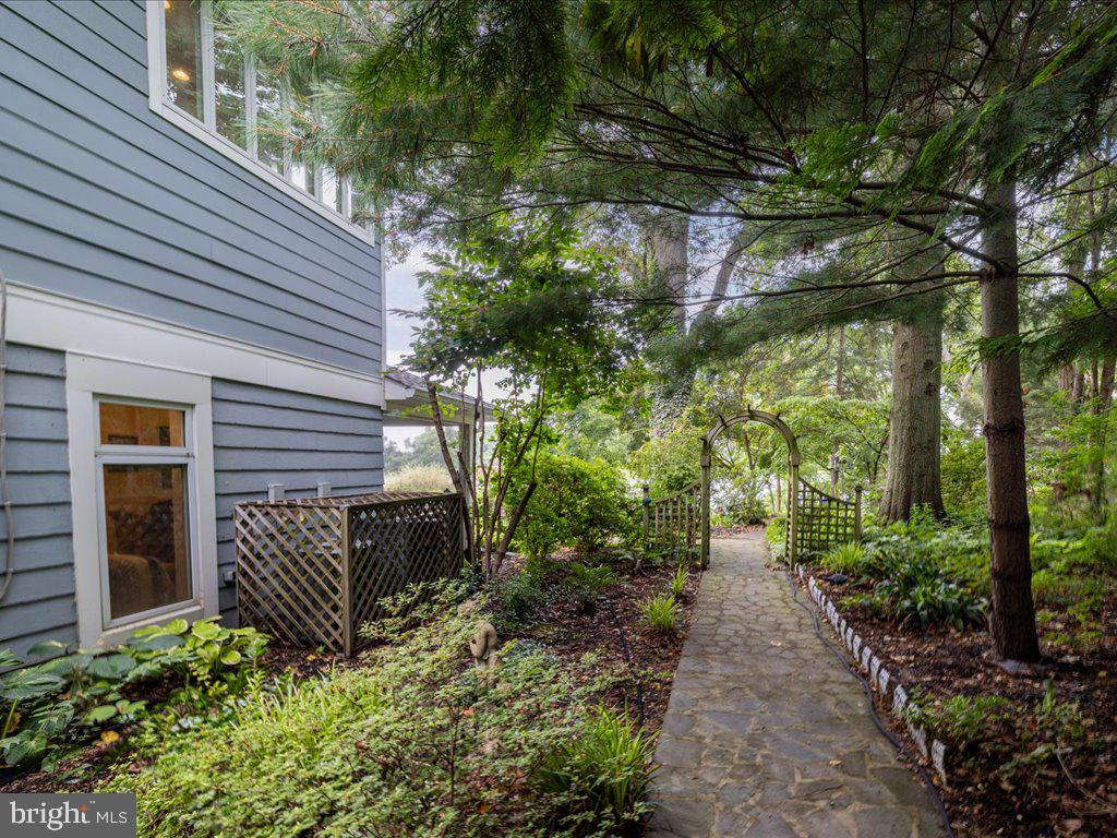 720 Southeast Creek Road Church Hill, MD 21623 - Photo 32 of 53 a backyard of a house with lots of green space